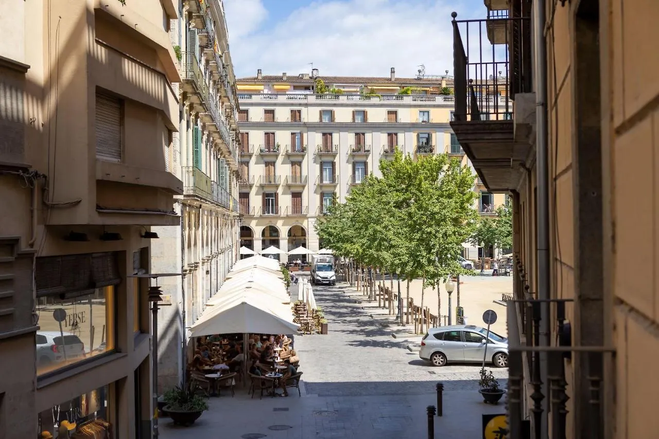 Apartment Bravissimo Placa De La Independencia Garden View, With Large Terrace Girona