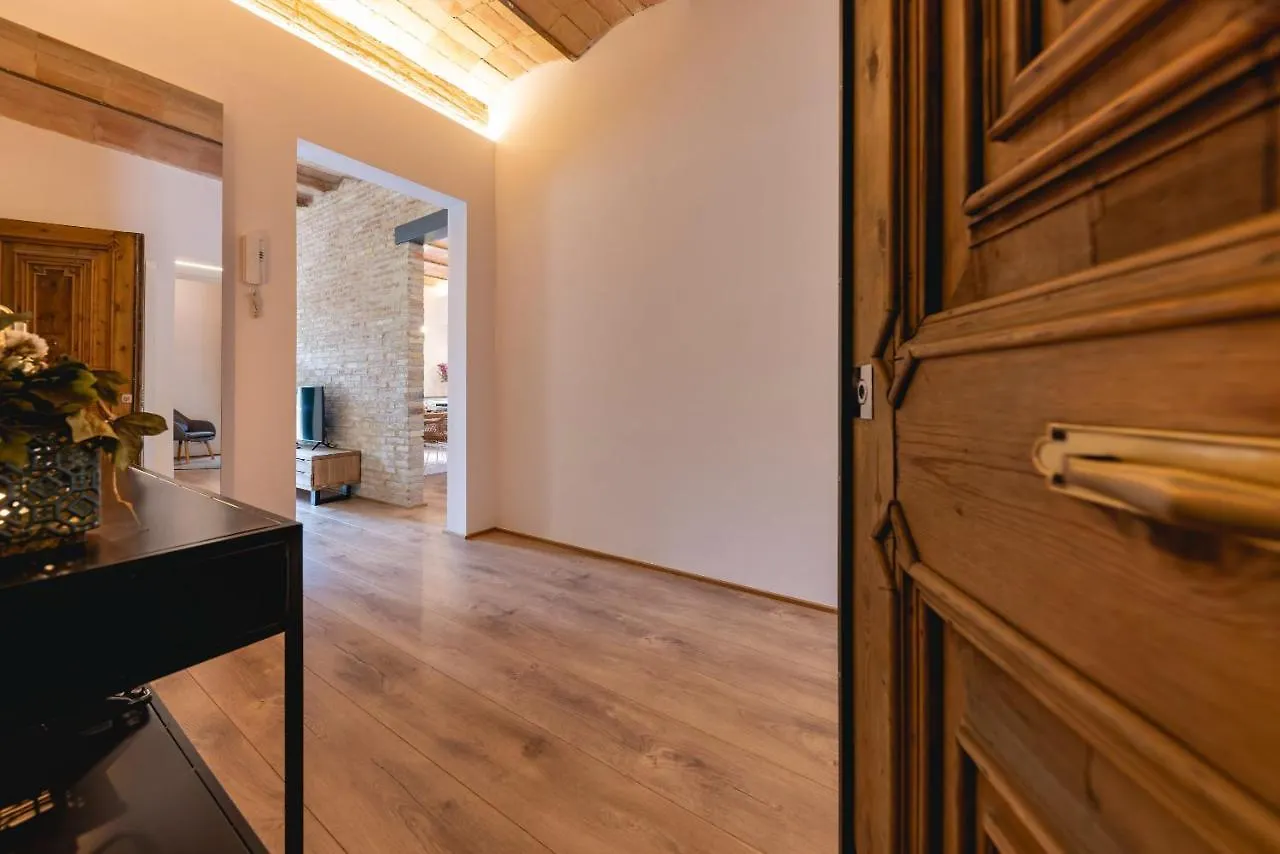 Apartment Bravissimo Placa De La Independencia Garden View, With Large Terrace Girona